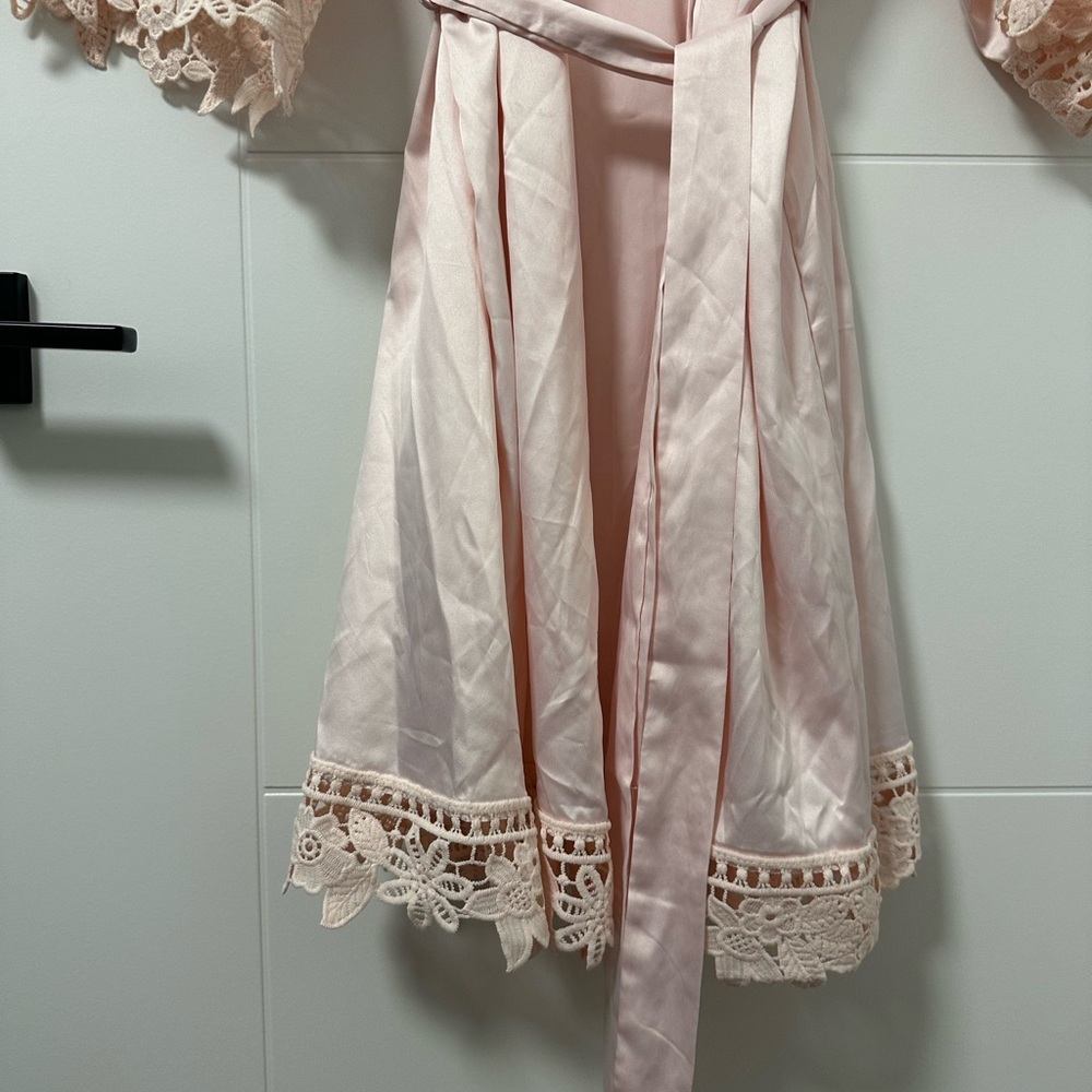 Satin Robe - Picture 3 of 4